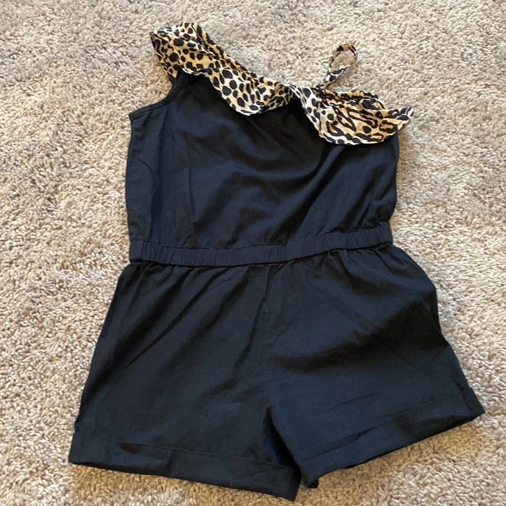GYMBOREE Asymmetrical Black romper with cheetah ruffle